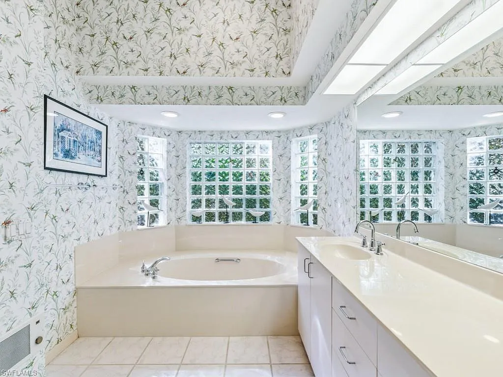 Bonita Bay-Bathroom-Before (1) Remodel by Cutting Edge