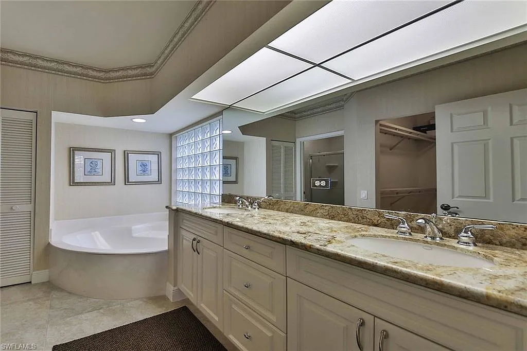 Bonita Bay-Bathroom-Before Remodel by Cutting Edge