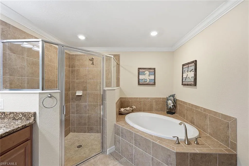 Bonita national bathroom before Remodel by Cutting Edge