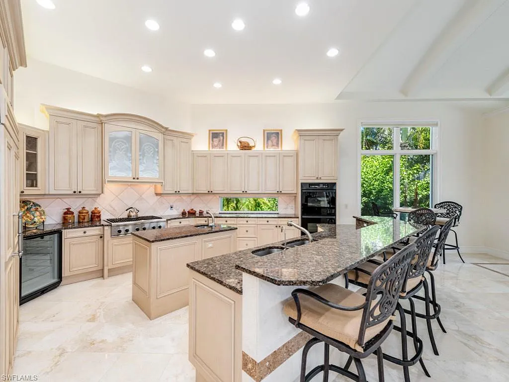 Cutting Edge-Bonia Bay-Kitchen-3-Before