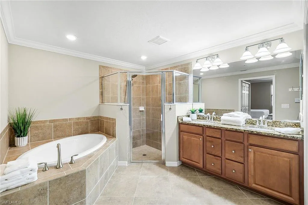 Cutting Edge-Bonita National-Bathroom-2-Before