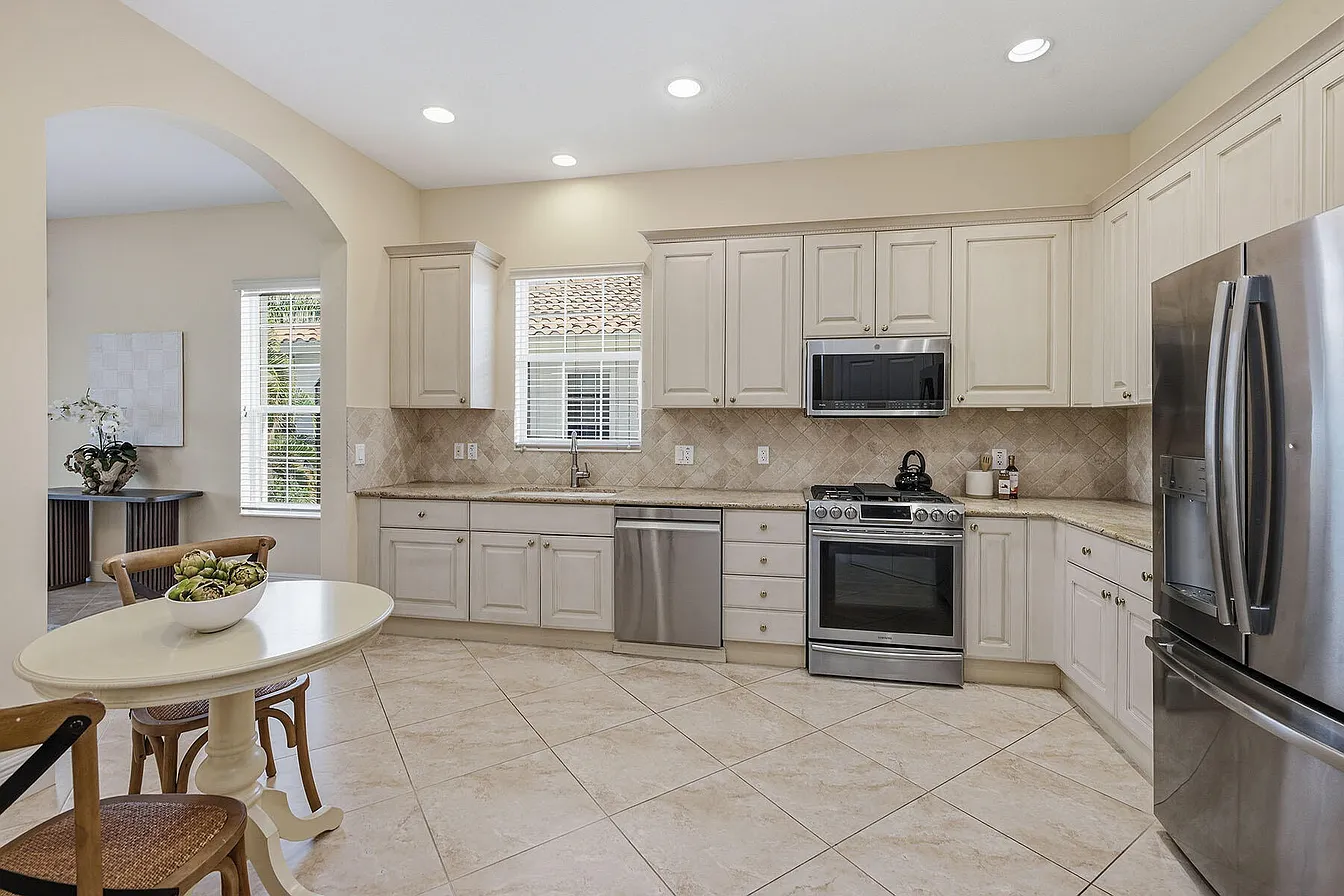 Cutting Edge Fiddlers Creek Kitchen Before (3)