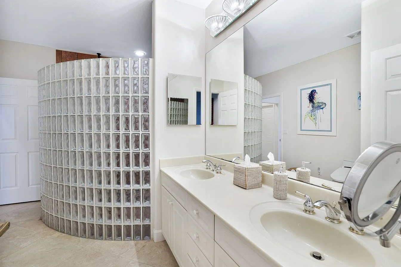 Cutting Edge-Marco Island-Bathroom-3-Before