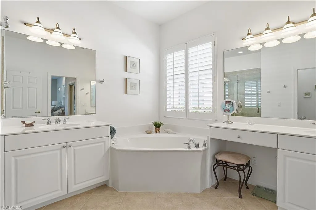 Cutting Edge-Palmira-Bathroom-3-Before