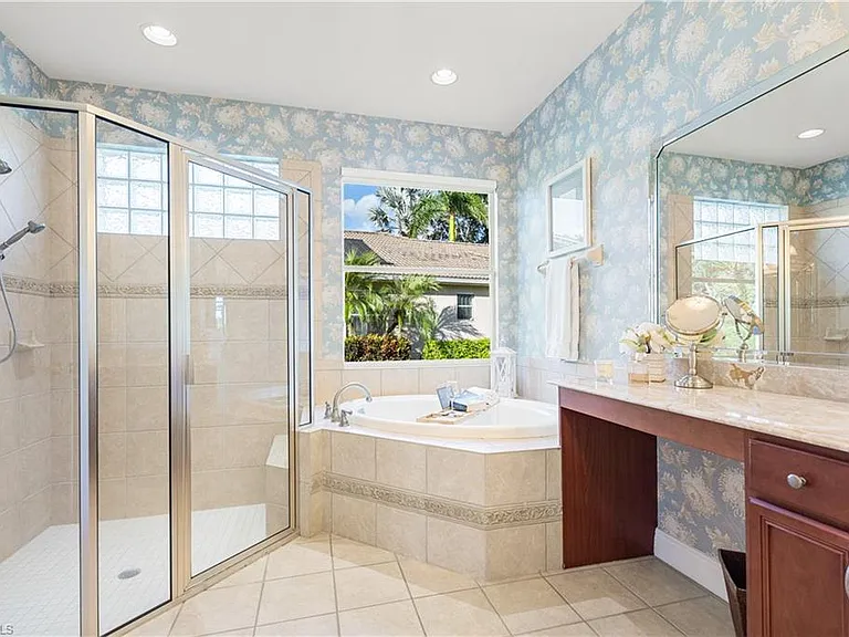 Cutting Edge-Palmira-Bathroom-Before