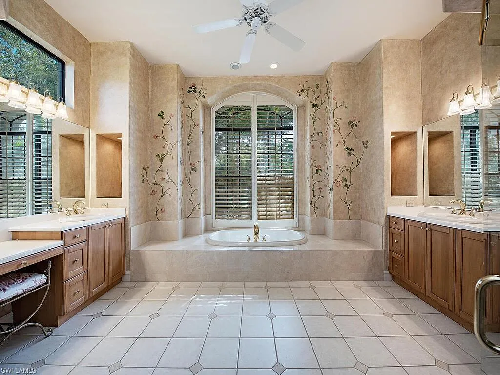 Cutting Edge-Pelican Landing-Bathroom-Before
