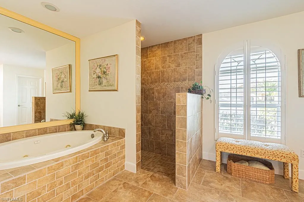 Cutting Edge-Spanish Wells-Bathroom-2-Before