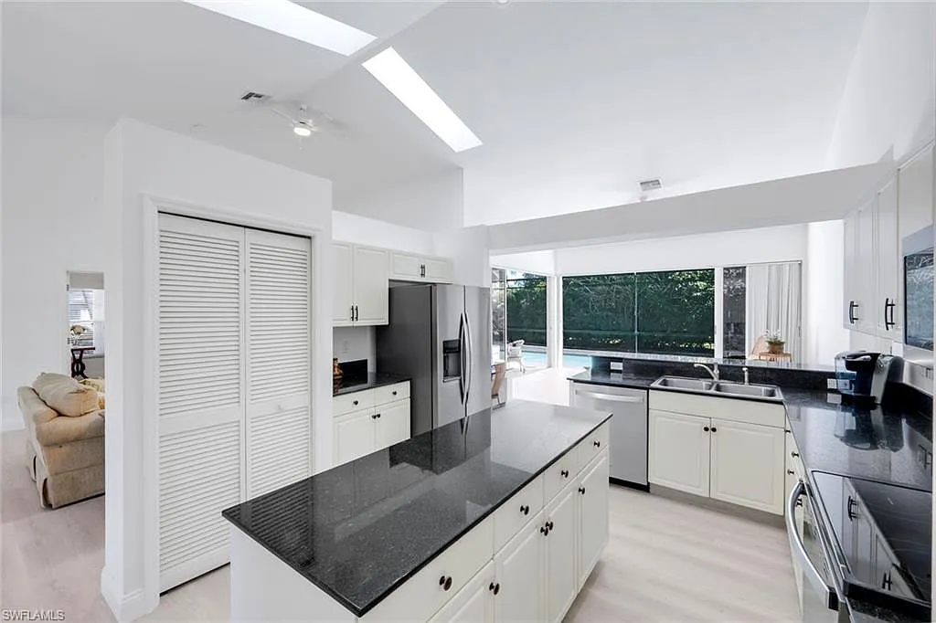 Cutting Edge-Spanish Wells-Kitchen-2-Before