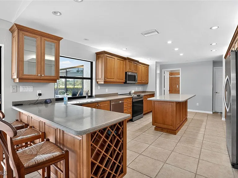 Cutting Edge-Spanish Wells-Kitchen-4-Before