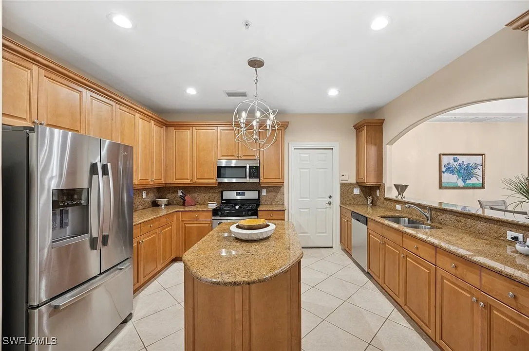 Cutting Edge-Tiburon-Kitchen-2-Before