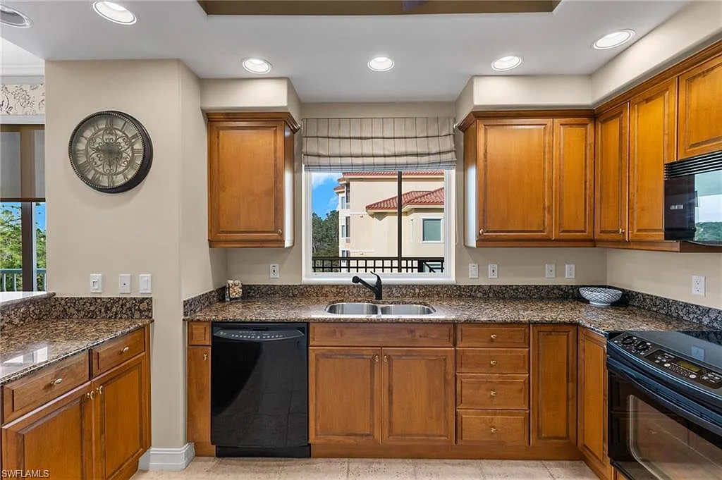Cutting Edge-Tiburon-Kitchen-4-Before