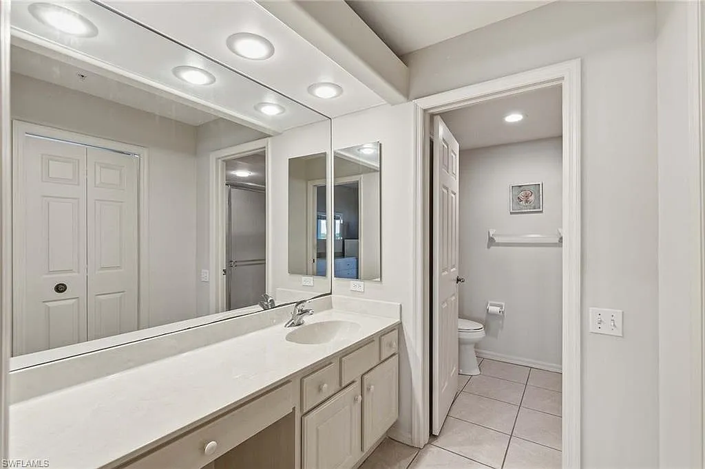 Cutting Edge-Worthington-Bathroom-2-Before