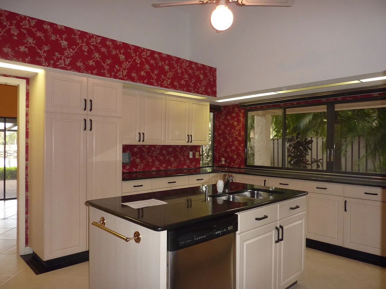 Cutting Edge-Wyndemere-Kitchen-2-Before