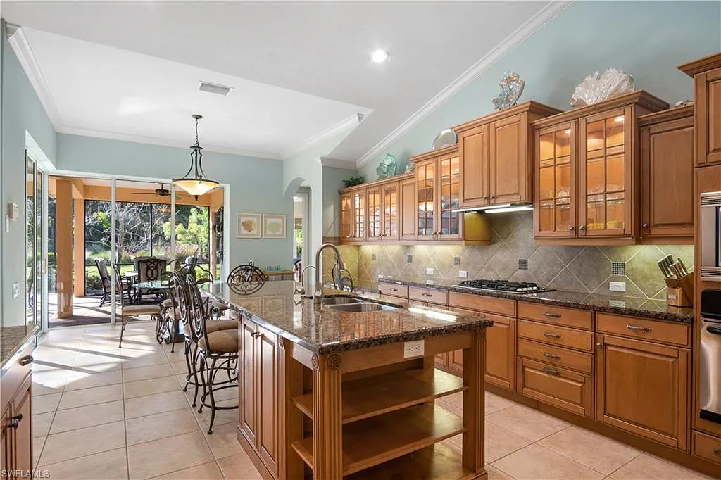 Miromar kitchen before