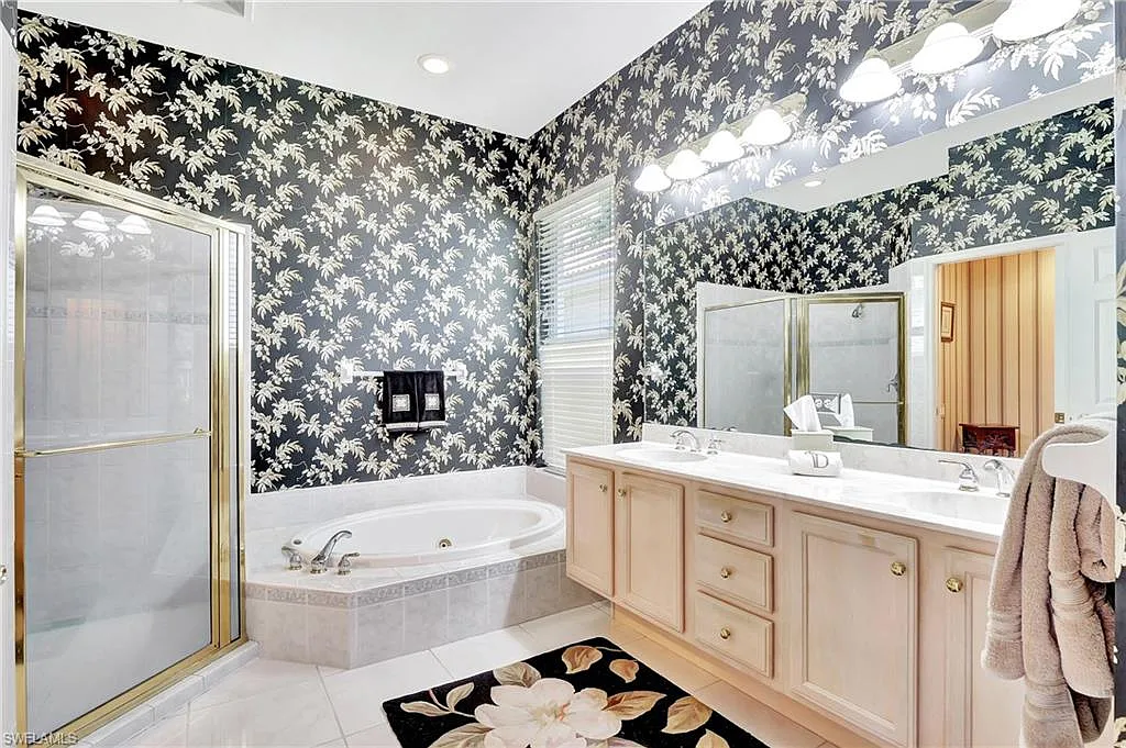Pelican Marsh-Bathroom-Before
