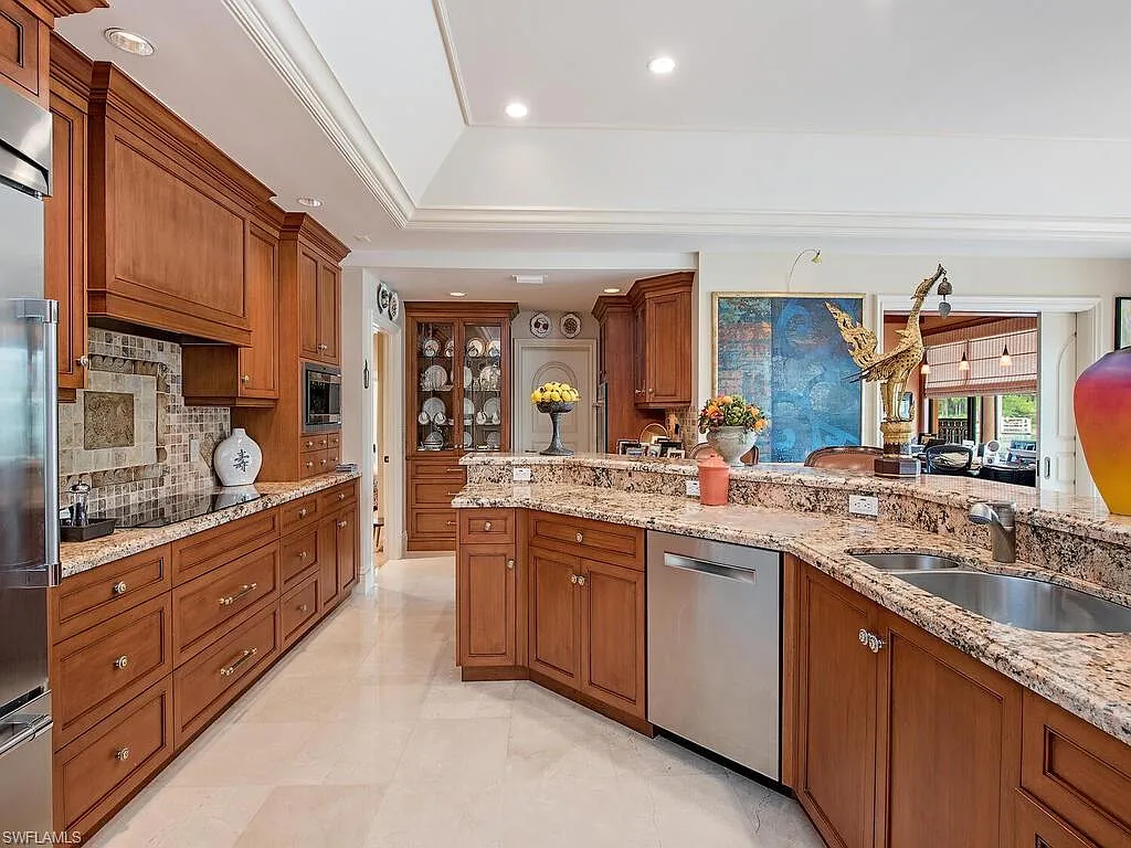 Port Royal-Kitchen-Before (1)