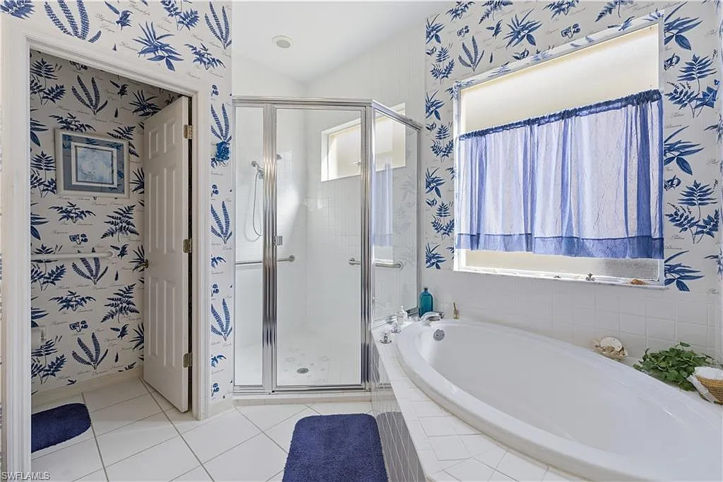 Spanish Wells Bathroom before