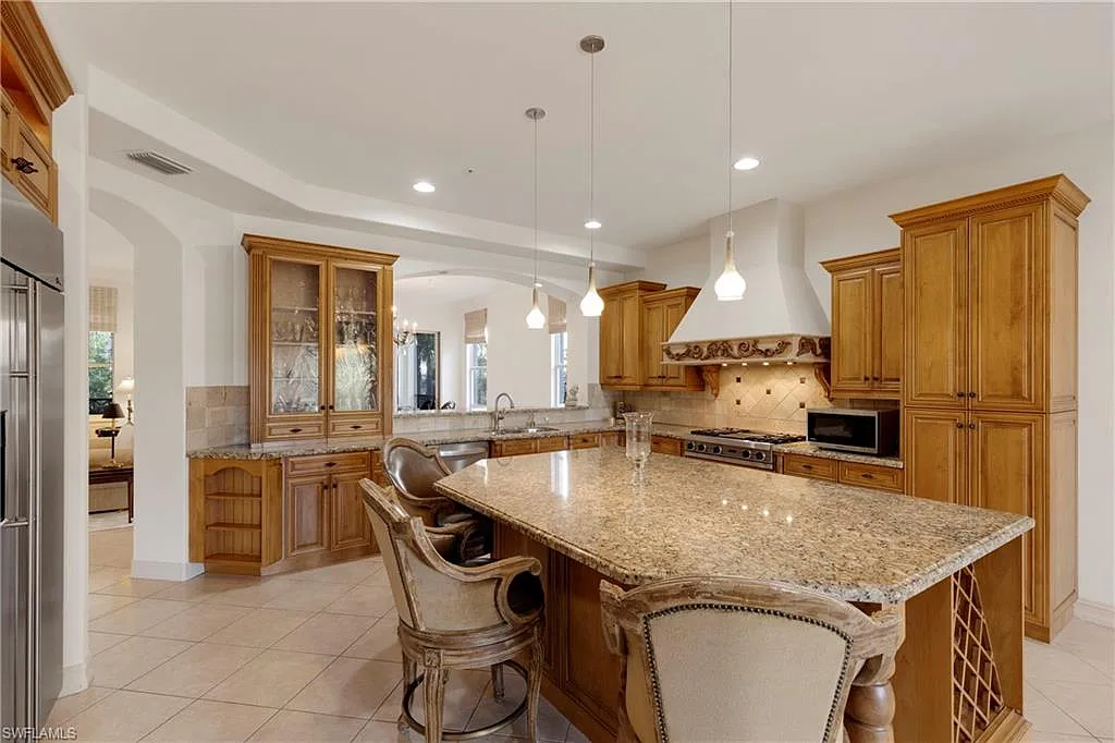 Tiburon-Kitchen-Before